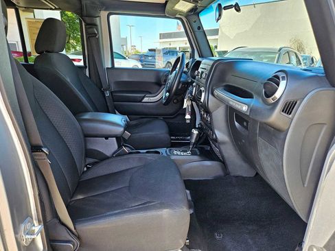 Used 2016 Jeep Wrangler Unlimited Sport w/ Connectivity Group image 19