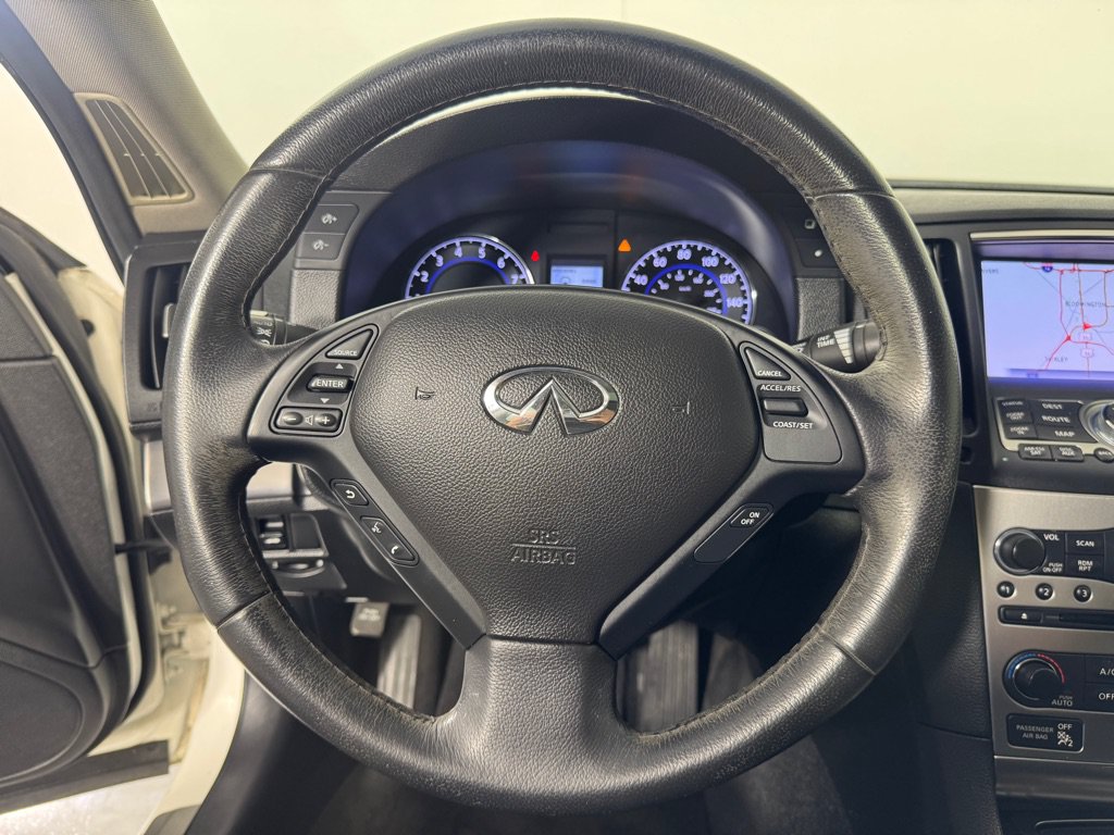 Used 2015 INFINITI Q40 w/ Navigation Package RWD image 11