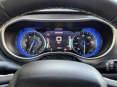 Used 2025 Chrysler Pacifica Select FWD image 46