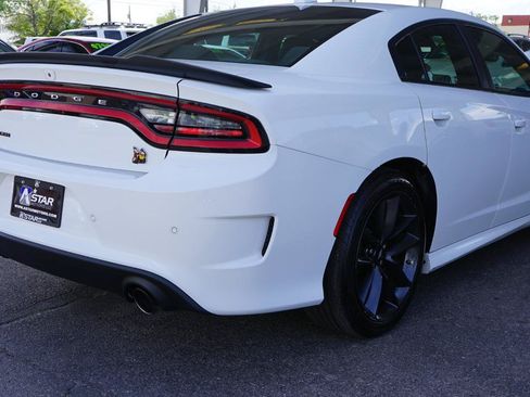 Used 2019 Dodge Charger Scat Pack RWD image 3
