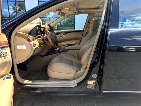 Used 2010 Mercedes-Benz S 550 4MATIC image 12