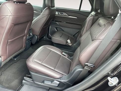 Certified 2025 Ford Explorer Platinum w/ LUX Leather Package image 13