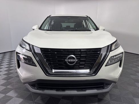 Used 2023 Nissan Rogue SV image 11