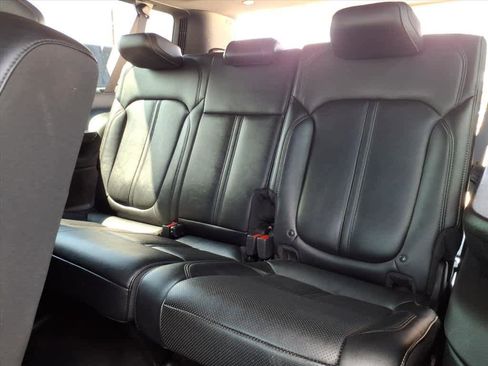 Used 2024 Jeep Wagoneer L Series III w/ Flexible Seating Group image 10