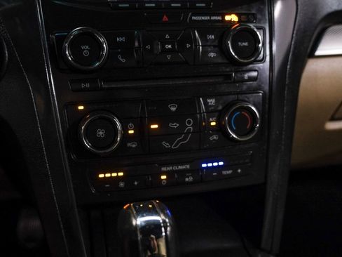 Used 2017 Ford Explorer FWD image 25