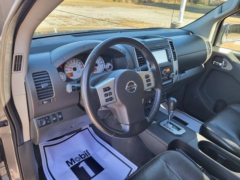 Used 2021 Nissan Frontier PRO-4X w/ Pro-4x Utility Package image 9