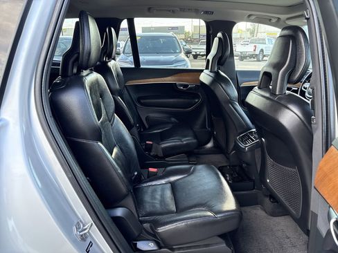 Used 2021 Volvo XC90 T6 Momentum w/ Advanced Package image 32