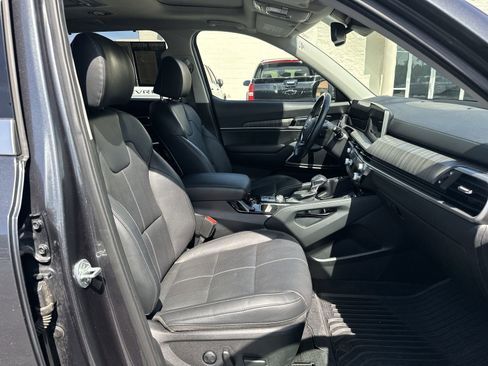 Used 2023 Kia Telluride EX w/ EX Captain's Chair Package FWD image 22