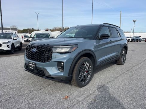 New 2026 Ford Explorer ST-Line w/ ST-Line Street Pack AWD/4WD image 1