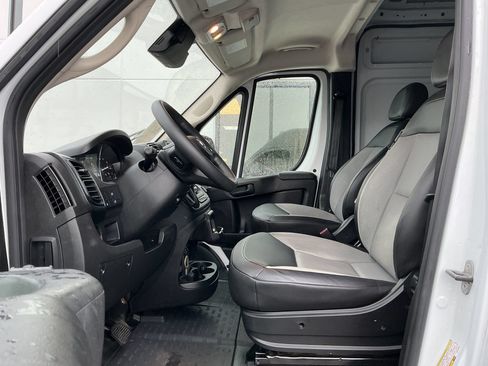 Used 2022 RAM ProMaster 2500 FWD image 12