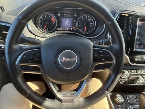 Used 2019 Jeep Cherokee Limited image 30