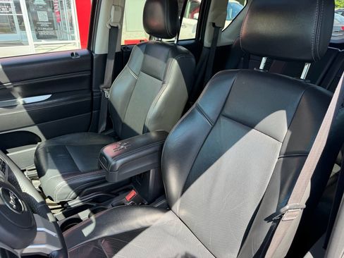 Used 2015 Jeep Compass High Altitude AWD/4WD image 10
