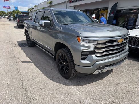 Used 2024 Chevrolet Silverado 1500 High Country w/ Technology Package image 3