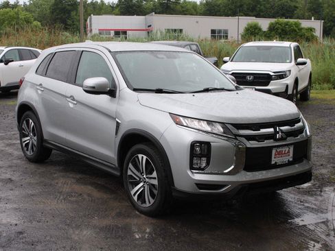 Used 2025 Mitsubishi Outlander Sport ES AWD/4WD image 3