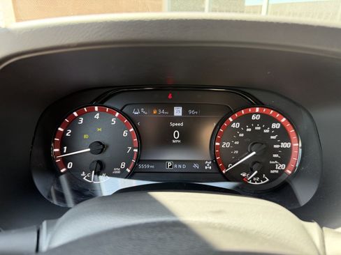 Used 2025 Nissan Frontier PRO-4X w/ Pro Premium Package AWD/4WD image 16
