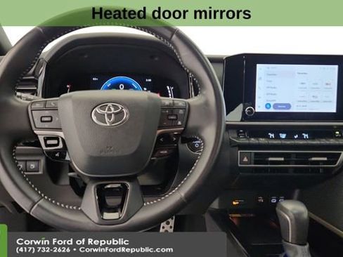 Used 2025 Toyota Camry SE image 15