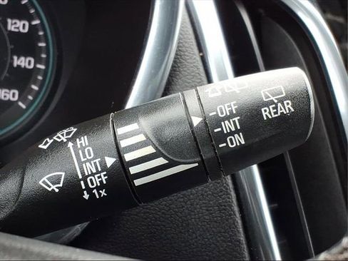 Used 2023 Chevrolet Equinox LT image 27