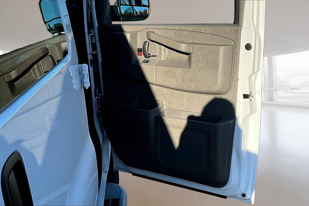 Used 2025 GMC Savana 2500 w/ Driver Convenience Package RWD image 22