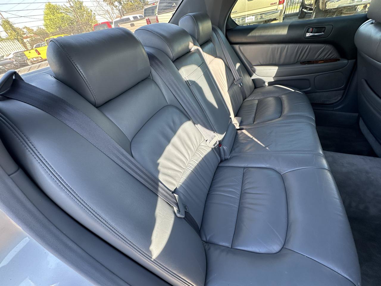 Used 1999 Lexus LS 400 w/ Premium Pkg RWD image 38
