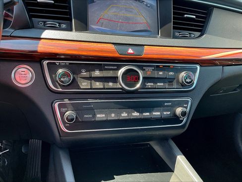 Used 2019 Kia Cadenza Premium FWD image 14