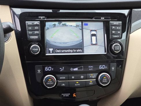 Used 2016 Nissan Rogue SL w/ SL Premium Package FWD image 29