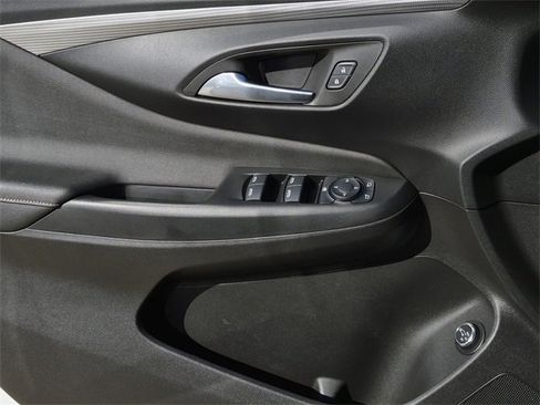 Used 2025 Buick Envista Avenir image 23