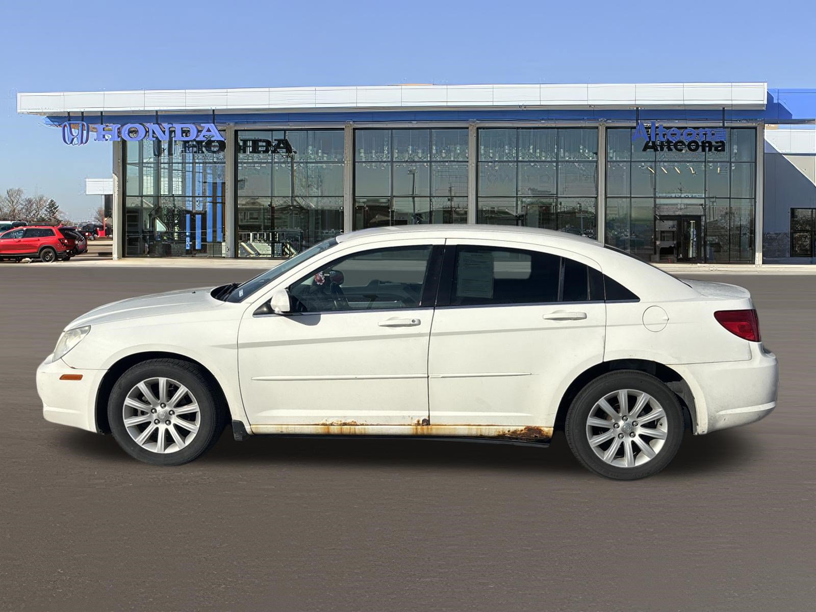Used 2010 Chrysler Sebring Limited FWD image 2