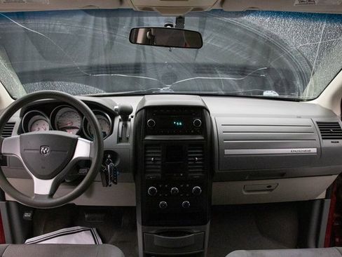 Used 2009 Dodge Grand Caravan SE image 21