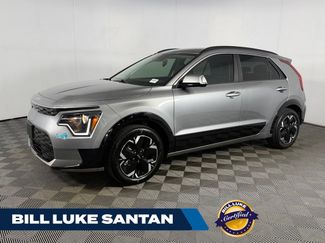 Used 2024 Kia Niro Wind FWD 360° Tour