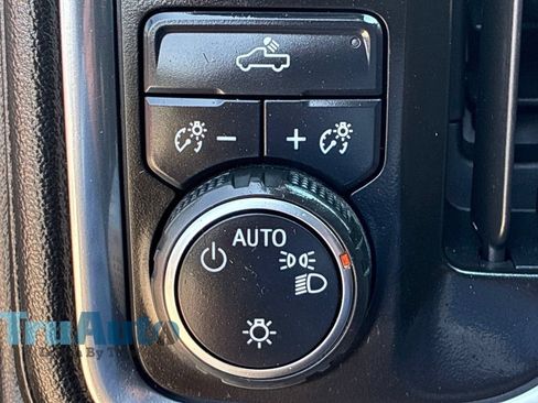 Used 2022 Chevrolet Silverado 1500 LT AWD/4WD image 37