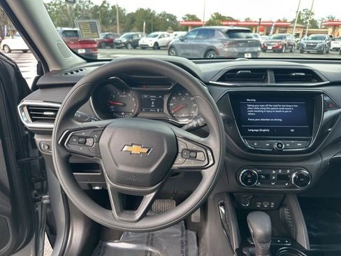 Used 2023 Chevrolet TrailBlazer LT w/ Convenience Package image 2
