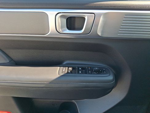 Certified 2025 Hyundai Santa Fe SEL image 12