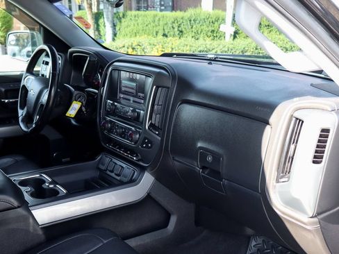 Used 2018 Chevrolet Silverado 1500 LTZ Z71 w/ Redline Edition AWD/4WD image 45