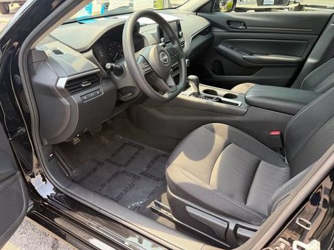 Used 2024 Nissan Altima 2.5 S FWD image 11
