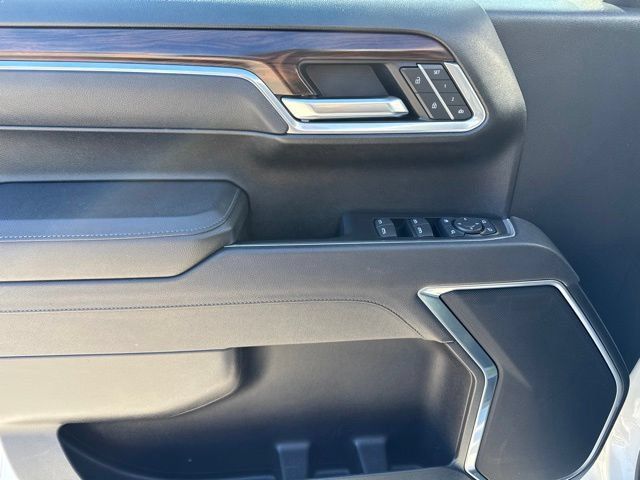 Used 2025 GMC Sierra 1500 SLT AWD/4WD image 10