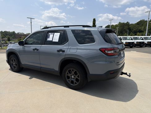 Used 2025 Honda Pilot TrailSport image 30