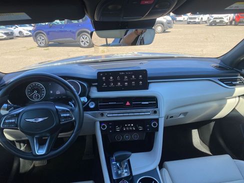 Used 2025 Genesis G70 2.5T image 35