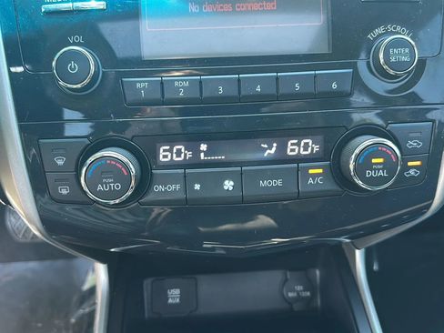 Used 2015 Nissan Altima 2.5 SV w/ Convenience Package FWD image 35