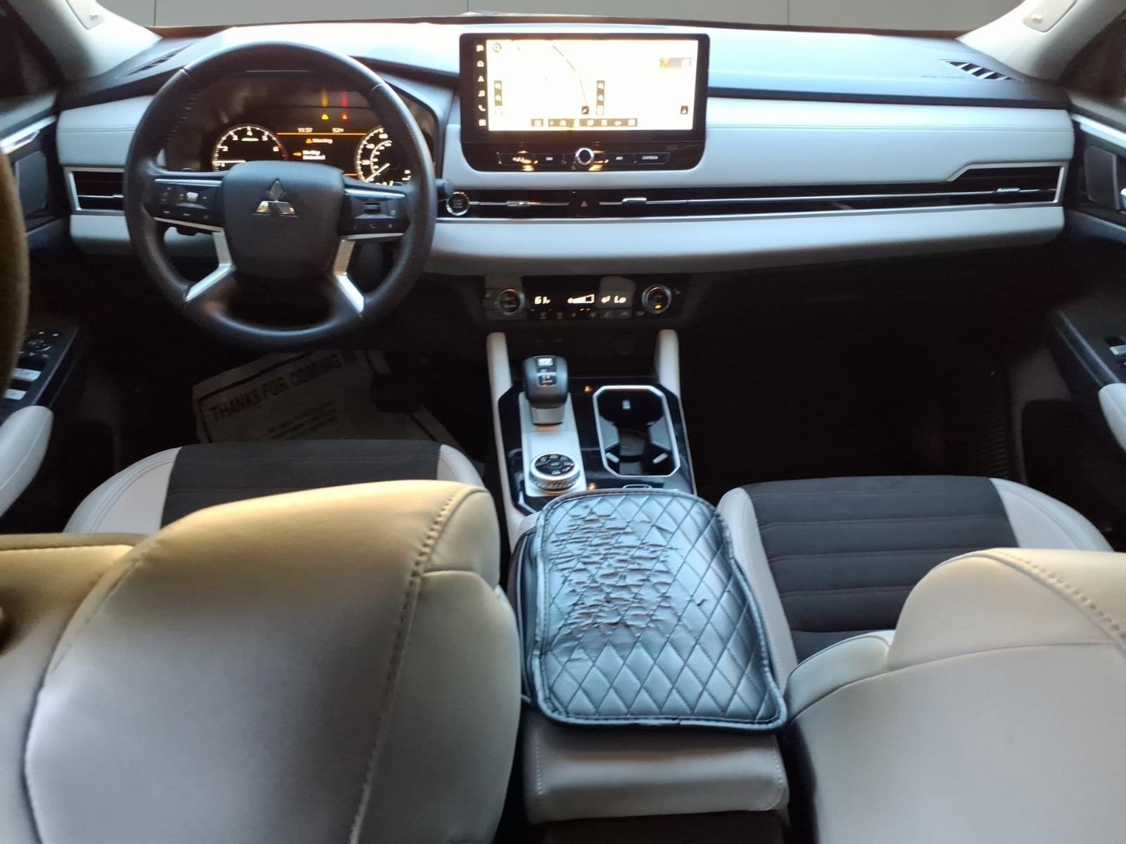 Used 2025 Mitsubishi Outlander SE AWD/4WD image 7