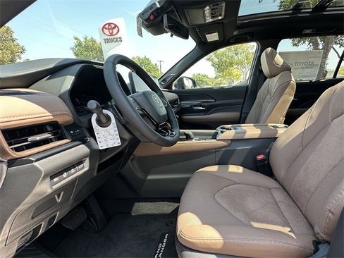 New 2026 Toyota Grand Highlander AWD Hybrid image 26