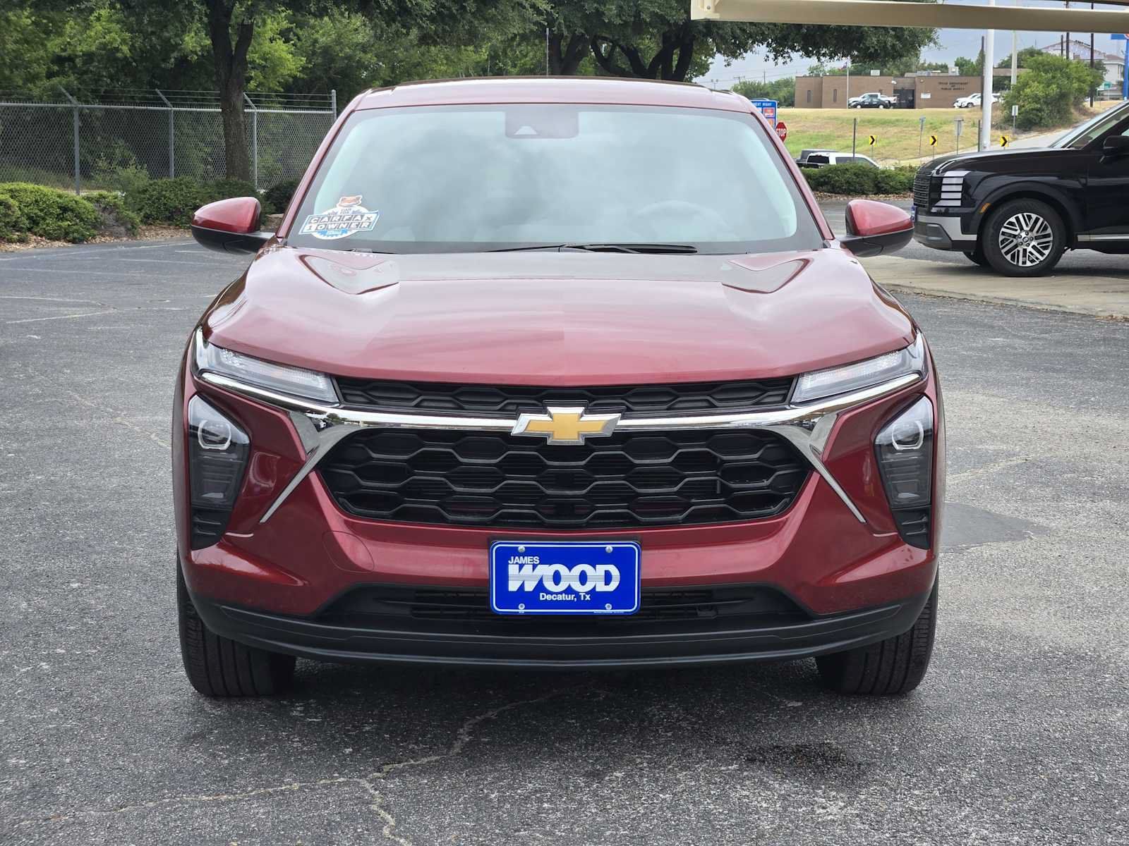 Used 2024 Chevrolet Trax LS w/ LS Convenience Package FWD image 2
