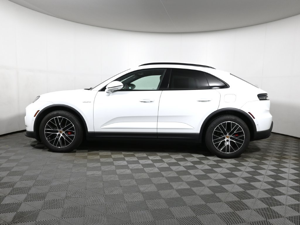 Used 2025 Porsche Macan 4S Electric AWD/4WD image 2