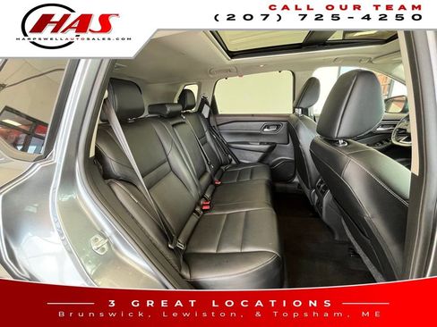 Used 2023 Nissan Rogue SL w/ SL Premium Package image 12