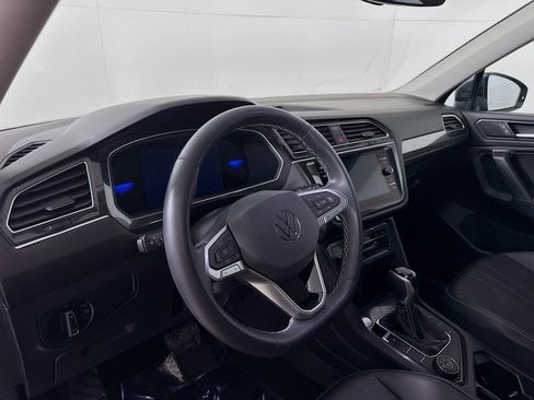 Certified 2023 Volkswagen Tiguan SE image 4
