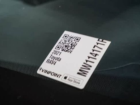 Used 2021 Toyota RAV4 XLE w/ Carpet Mat Package (TMS) image 29
