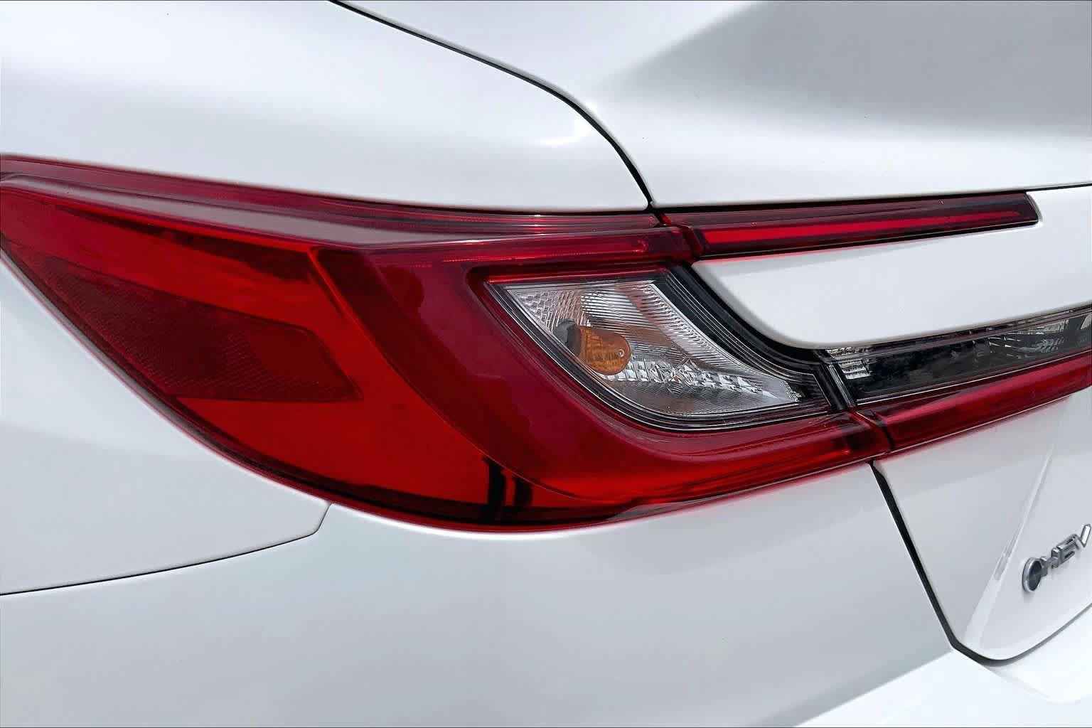 Used 2025 Toyota Camry SE FWD image 28