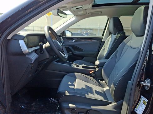 New 2026 Volkswagen Tiguan SE AWD/4WD image 9