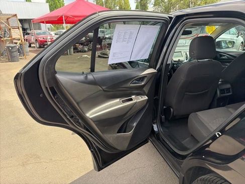 Used 2018 Chevrolet Equinox LT FWD image 25
