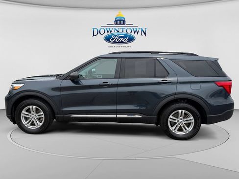 Used 2023 Ford Explorer XLT AWD/4WD image 12