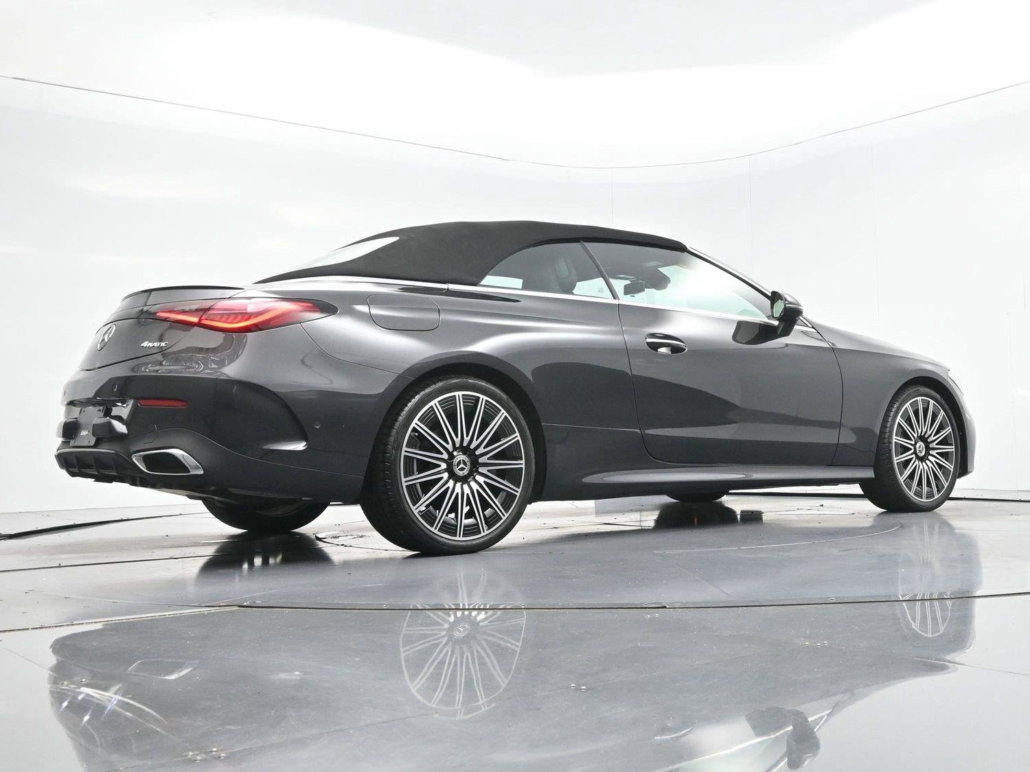 Used 2026 Mercedes-Benz CLE 300 4MATIC Cabriolet image 44